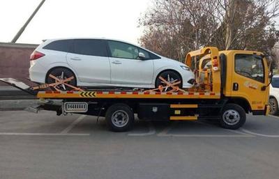 自動(dòng)擋汽車故障后拖車，檔位選擇至關(guān)重要